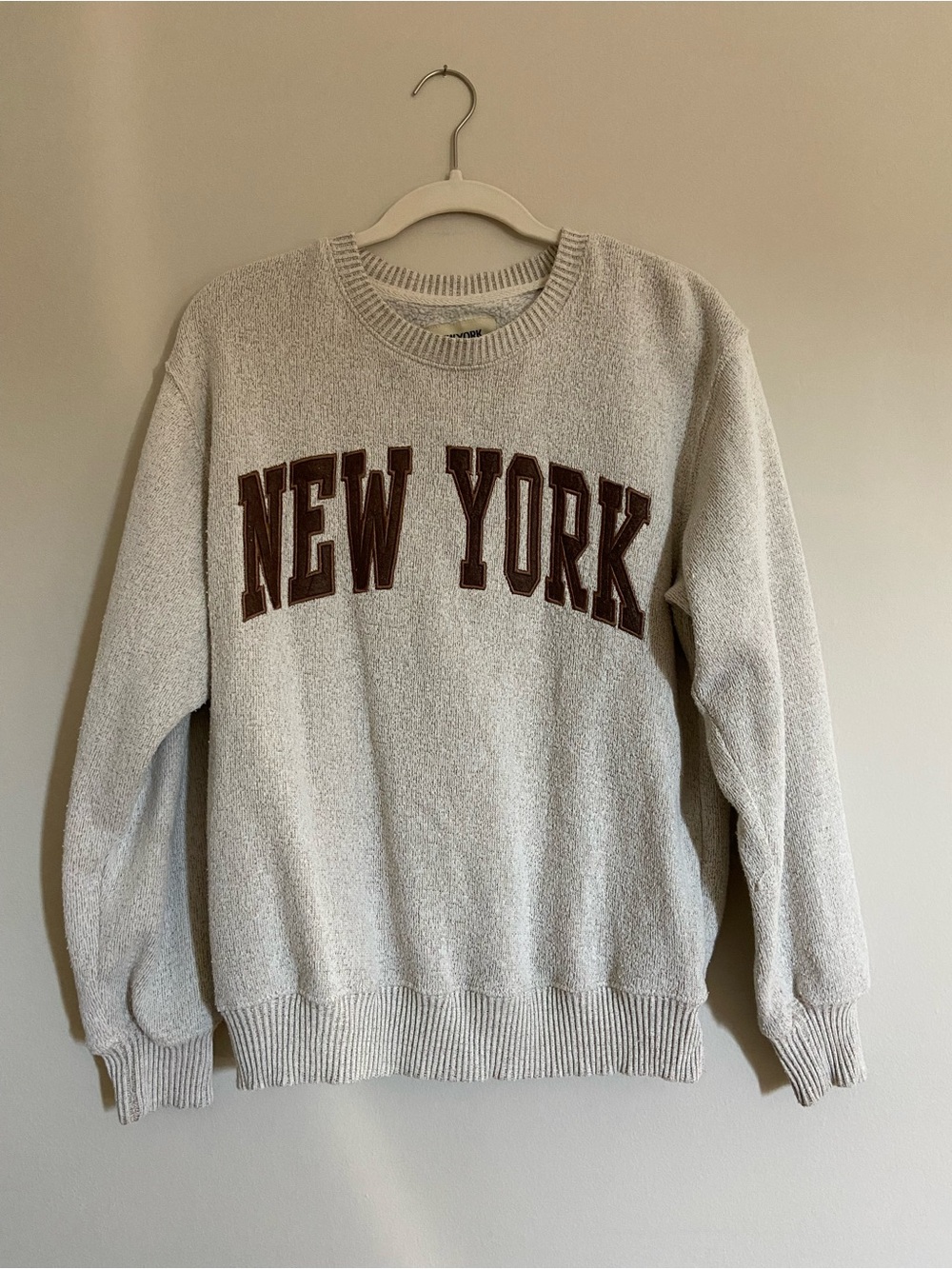 Cream "New York" Crewneck Sweater - Classic Collegiate Style